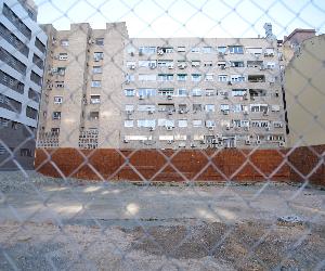https://www.madrid.es/UnidadesDescentralizadas/UDCMedios/noticias/2022/02Febrero/07Lunes/Notasprensa/Cesi%C3%B3n%20parcela%20para%20centro%20de%20salud/ficheros/Solar%20cedido.jpg