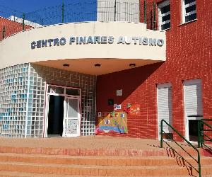 https://www.malagahoy.es/2018/06/03/malaga/centro-Autismo-Malaga-Pinares_1251185295_85456704_667x375.jpg