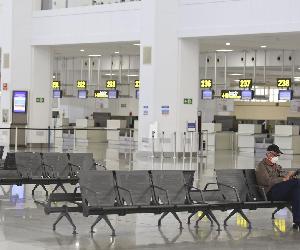 https://www.malagahoy.es/2020/04/11/malaga/aeropuerto-Malaga-practicamente-vacio_1454564594_119793595_667x375.jpg