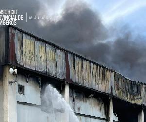 https://www.malagahoy.es/2022/05/25/malaga/fotos-incendio-productos-carnicos-Humilladero_1686742054_159069910_1011x1348.jpg