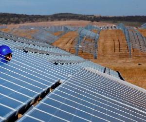 https://www.noticiastrabajo.es/wp-content/uploads/2020/05/planta-fotovoltaica.jpg
