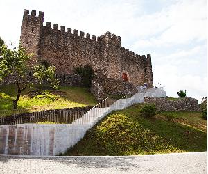 https://www.noticiasdecoimbra.pt/wp-content/uploads/2020/11/CASTELO-DE-POMBAL-2.jpg