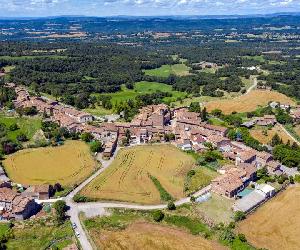 https://www.naturaki.com/fotografies/s/94844casas-rurales-perafita-ok.jpg