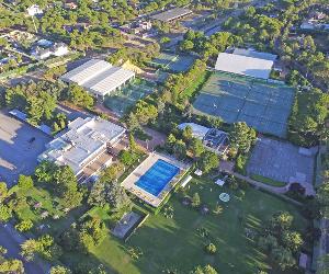 https://www.soloboadilla.es/fileadmin/Archivos_de_usuario/Soloboadilla/Imagenes/actualidad/deporte/170806-Club-de-tenis-las-lomas-sc-manolo-santana-aerea.jpg