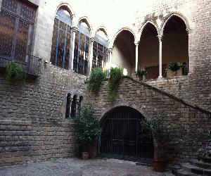 https://www.shbarcelona.es/blog/es/wp-content/uploads/2014/09/Palau_Requesens-1.jpg