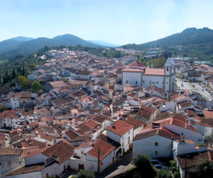 https://www.publituris.pt/wp-content/uploads/2019/04/castelo-de-vide.jpg