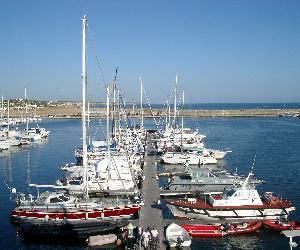 https://www.puertosdeandalucia.es/images/fotos_puertos/mazagon/mazagon%202004.jpg