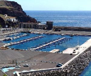 https://www.puertosdetenerife.org/wp-content/uploads/2020/08/Vista-parcial-de-Puerto-de-La-Estaca-1080x630.jpg