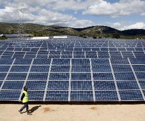 https://www.telemadrid.es/2021/10/01/noticias/madrid/Planta-solar-fotovoltaica_2382971804_29846698_1300x731.jpg