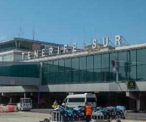 https://www.tenerife-south-airport.com/images/aeropuerto-tenerife-sur-tfs.jpg