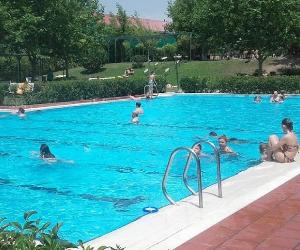 https://www.tugimnasio.es/wp-content/uploads/2021/06/piscina-verano-polideportivo-santa-ana.jpg
