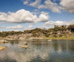 https://www.turismocaceres.org/sites/default/files/imagenes/naturaleza/080423_pantano_aldea_cano_069_0.jpg