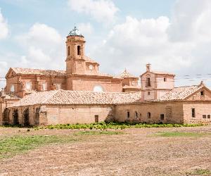 https://www.turismodearagon.com/wp-content/uploads/2014/04/Cartuja-de-las-Fuentes-de-Sari%C3%B1ena.jpg