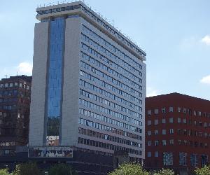 https://www.turismodeobservacion.com/media/fotografias/edificio-albia-de-bilbao-42757-xl.jpg