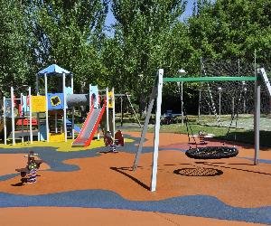 https://www.valenciadedonjuan.es/wp-content/uploads/2022/07/Valencia-De-Don-Juan-Parques-Y-Jardines-Vallezate-1200x797@2x.jpg