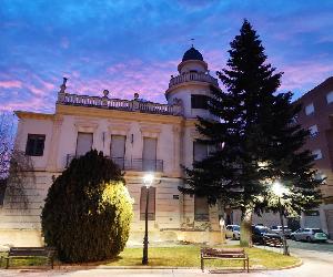 https://www.valenciadedonjuan.es/wp-content/uploads/2022/09/Valencia-De-Don-Juan-Casa-Palacio-Ortiz_2-1200x898.jpg