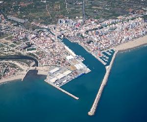 https://www.valenciaport.com/wp-content/uploads/435389-015-PUERTO-DE-GANDIA.jpg