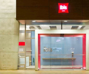 https://www.valoraanalitik.com/wp-content/uploads/2024/01/ibis-medellin-hotel-accor-696x406.jpg
