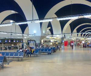 https://www.viajarasevilla.com/wp-content/uploads/2011/06/Aeropuerto-de-Sevilla-San-Pablo1-760x500.jpg