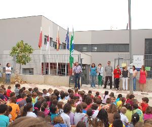 https://www.yunqueradehenares.com/images/stories/noticias/cursos_actividades/COLEGIO1314/renovacion%20bandera%20verde%20colegio%20yunquera.jpg