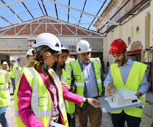 https://www.zaragoza.es/cont/paginas/noticias/2023/pabellon_san_juan_alcaldesa3.jpeg