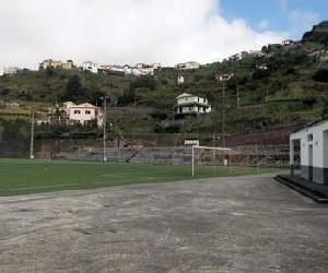 https://www.zerozero.pt/img/estadios/501/565501_med_campo_de_futebol_carlos_da_se.jpg.jpg