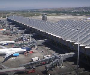 https://actualidadaeroespacial.com/wp-content/uploads/2019/08/Aeropuerto-madrid-barajas-060819.jpg
