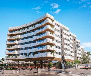 https://almadeestepona.com/galeria/imgs/02-edificio_vista_calle.jpg
