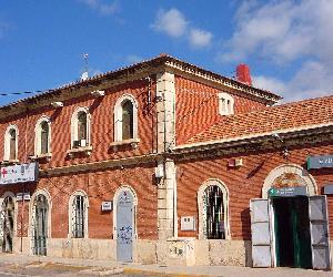 https://alcoyinforma.es/wp-content/uploads/2018/07/Estacion-Tren-Renfe-Alcoy.jpg