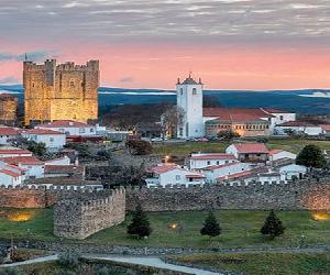 https://asenhoradomonte.com/wp-content/uploads/2013/07/historia-e-lenda-castelo-braganca.jpg