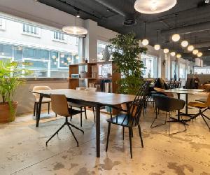 https://assets.iwgplc.com/image/upload/c_fill,f_auto,q_auto,h_432,w_auto,ar_178:100/CentreImagery/Fallbacks/P1_Marketing_Selects/Spaces_Porta_Nuova_4342_Milano_Italy_General_View.jpg