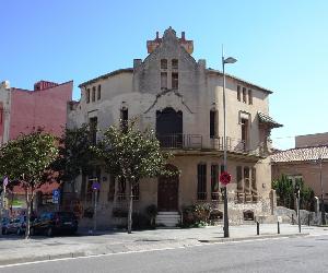 https://ayudaspuntocomart.files.wordpress.com/2020/06/6-casa-pere-busquets-c.-temple_25-via_augusta-badalona.jpg?w=1024