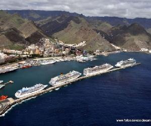 https://blog.vayacruceros.com/wp-content/uploads/2017/12/Cruceros-en-Santa-Cruz-de-Tenerife-300311-Puertos-de-Tenerife-1.jpg