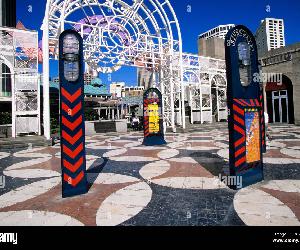 https://c8.alamy.com/compes/dcyw61/en-el-riverwalk-plaza-espana-nueva-orleans-louisiana-ee-uu-dcyw61.jpg