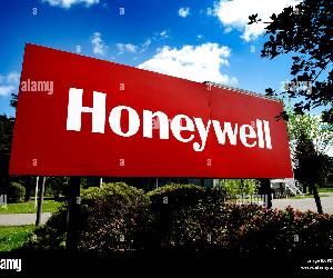 https://c8.alamy.com/compes/pjx87p/la-planta-de-honeywell-en-haasrode-research-park-en-heverlee-belgica-01-05-2010-pjx87p.jpg