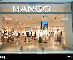 https://c8.alamy.com/compes/rk7mmm/kuala-lumpur-malasia-mayo-09-2016-mango-tienda-en-suria-klcc-punto-fa-sl-el-comercio-como-mango-es-una-empresa-de-fabricacion-y-diseno-de-ropa-fo-rk7mmm.jpg