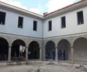 https://castellonplaza.com/public/Image/2018/11/7542_Viver_Claustro_NoticiaAmpliada.jpg