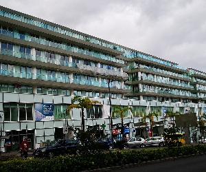 https://dynamic-media-cdn.tripadvisor.com/media/photo-o/13/7c/a4/a6/la-vie-funchal-shopping.jpg?w=1200&h=-1&s=1