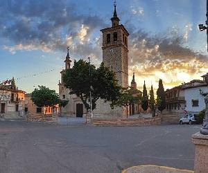 https://dynamic-media-cdn.tripadvisor.com/media/photo-o/17/d4/31/71/que-bonita-es-esta-plaza.jpg?w=500&h=300&s=1