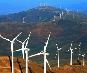 https://energiaonline.files.wordpress.com/2010/07/parque_eolico_gamesa.jpg
