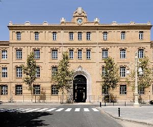 https://external-content.duckduckgo.com/iu/?u=https://qestudioarquitectos.es/wp-content/uploads/2013/10/tabacalera-02.jpg&f=1&nofb=1&ipt=d8cc8d1901de797a4542b92ed97e609462e5d71b11cb35e75bdf538003d0bb78&ipo=images