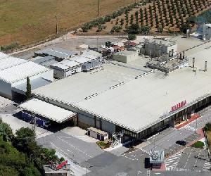 https://financialfood.es/wp-content/uploads/2021/03/Nestle-fabrica-de-cafe-Reus-250321-750x375.jpg