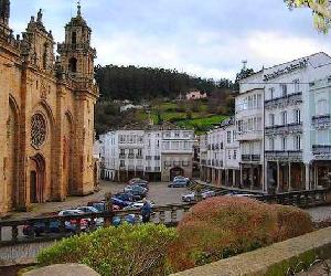 https://fotos.hoteles.net/articulos/casco-historico-mondonedo-lugo-galicia-4872-1.jpg