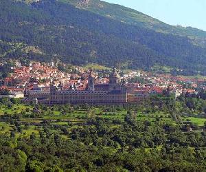 https://fotos.hoteles.net/articulos/que-ver-en-san-lorenzo-del-escorial-1938-1.jpg