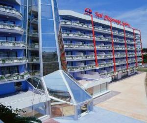 https://fotos.hoteles.net/fotos/ficgra/hotel-medplaya-piramide-salou-82132.jpg