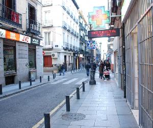 https://flaneandopormadrid.files.wordpress.com/2014/12/calle-barquillo.jpg