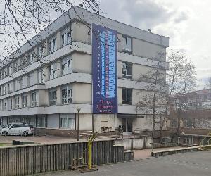 https://herribizia.errenteria.eus/app/uploads/sites/16/2022/03/Ate-irekiak-Koldo-Mitxelena-ikastetxean-h-1024x576.jpeg