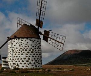 https://i0.wp.com/www.eldiario.es/viajarahora/Molinos-Villaverde-Vega-Oliva-Fuerteventura-viento-Canarias_EDIIMA20170303_0820_19.jpg?resize=643,424&ssl=1