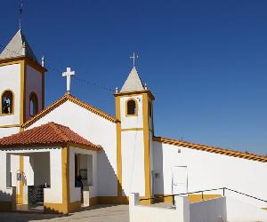 https://i2.wp.com/maisribatejo.pt/wp-content/uploads/2021/03/igreja-de-limeiras.jpg?fit=1200,800&ssl=1