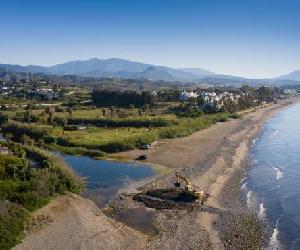 https://imagenes.20minutos.es/files/image_656_370/uploads/imagenes/2020/05/21/obras-en-estepona-del-tramo-del-corredor-litoral-que-conectara-mas-de-10-kilometros-de-senda-peatonal-y-unira-el-area-comercial-laguna-village-con-la-urbanizacion-dominion-beach.jpeg